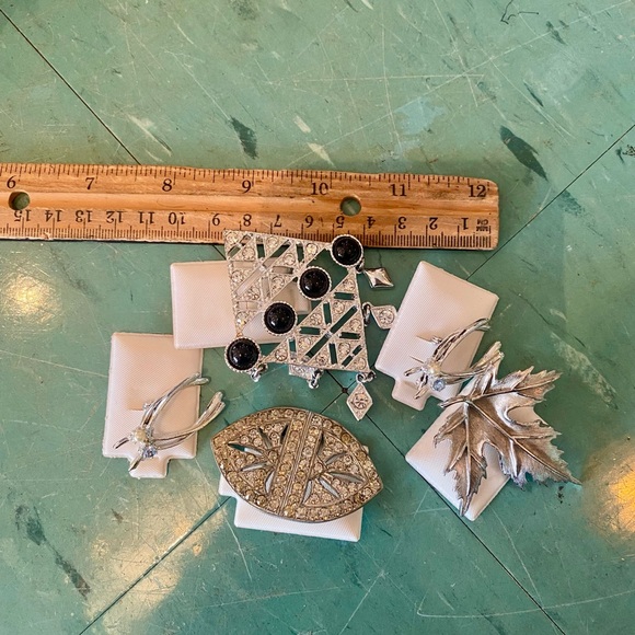 5 vintage brooches lot silver tone rhinestone - Picture 2 of 2